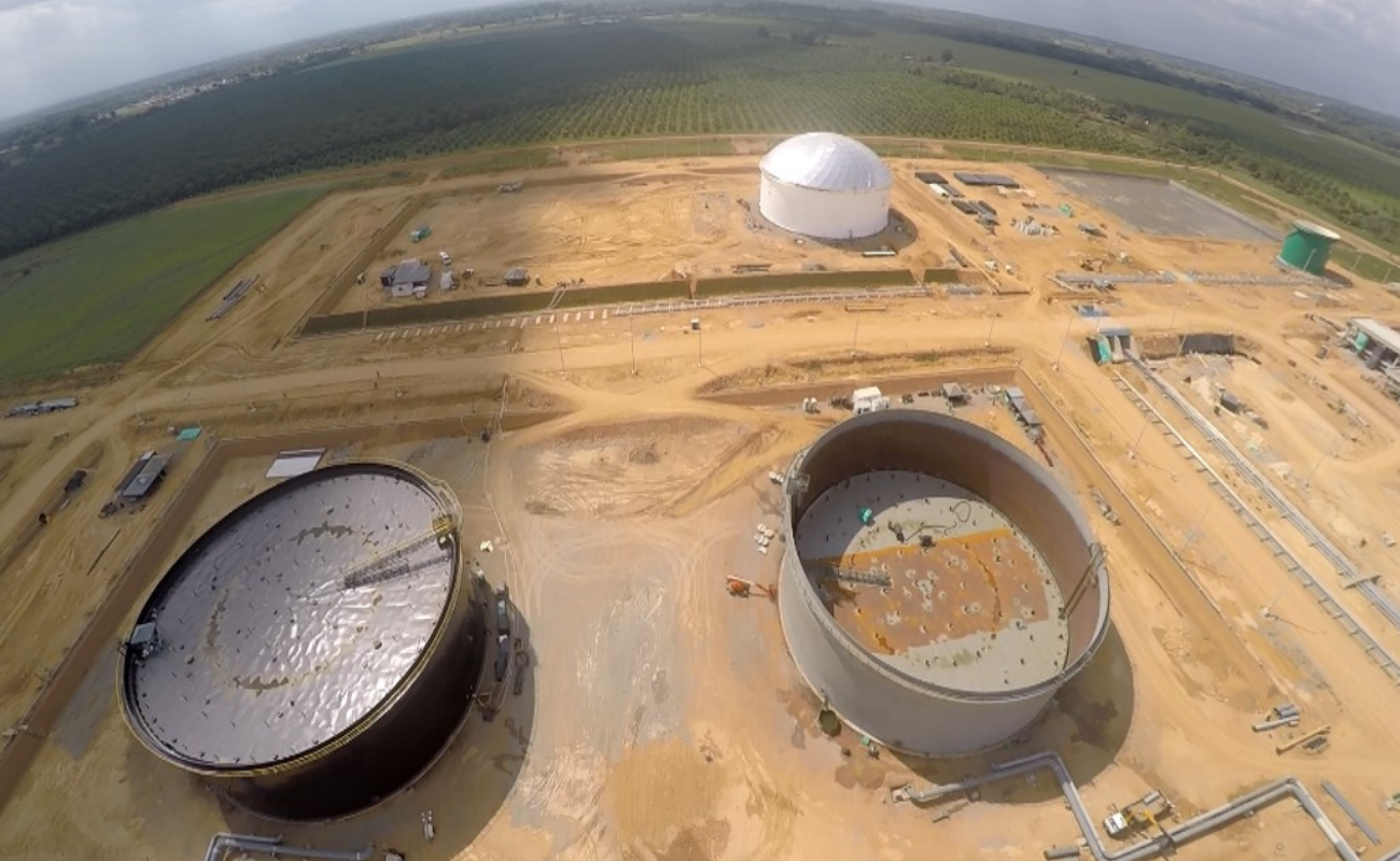 Storage tanks and a spherical tank under construction